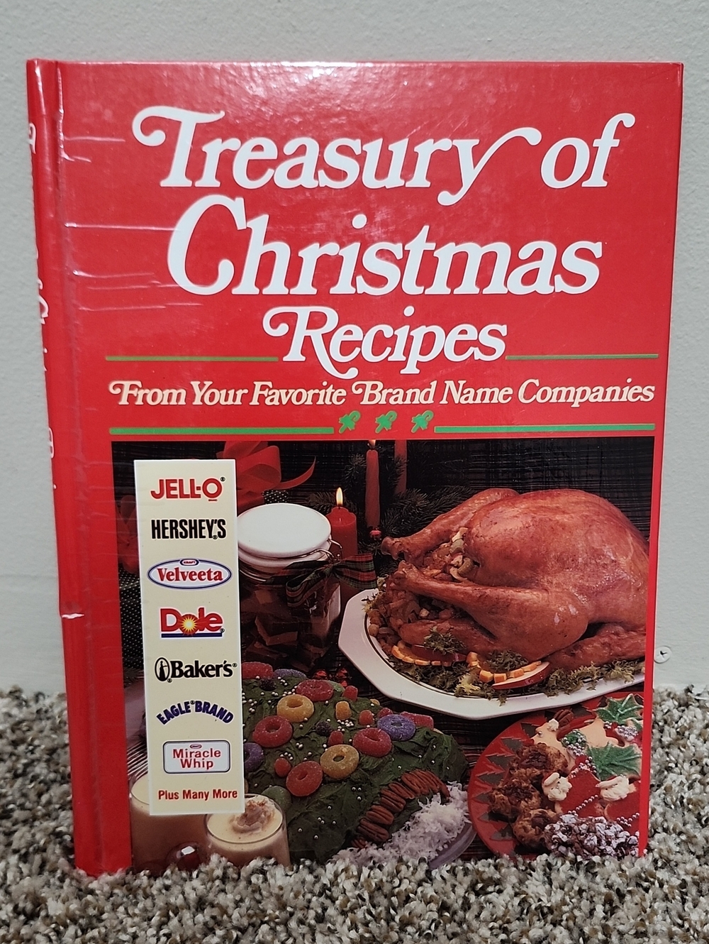 Vintage 1989 Treasury of Christmas Recipes Cookbook HARDCOVER Like New